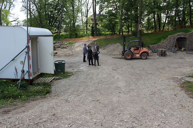 Bild: In kleinen Schritten zu einem sch&ouml;nen Park