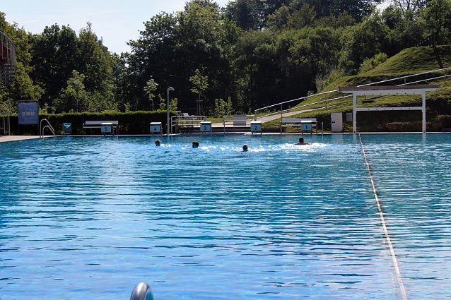 Bild: Anbaden im Bergbad Sondershausen