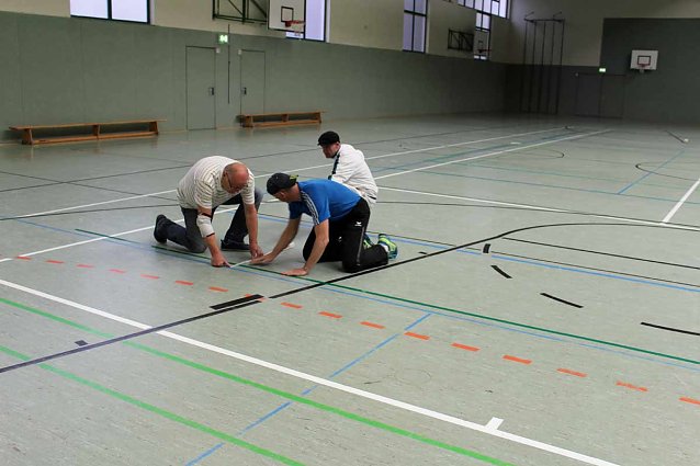 Bild: Vorbereitung f&uuml;r Badminton