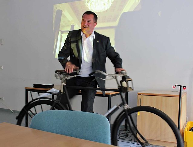 Bild: Am Dienstag Baustart f&uuml;r Radweg