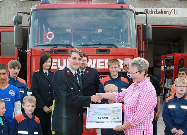 Bild: Bundestagsabgeordnete zu Besuch bei der Jugendfeuerwehr Oldisleben