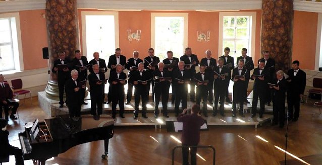 Bild: Chorkonzert im Achteckaus �