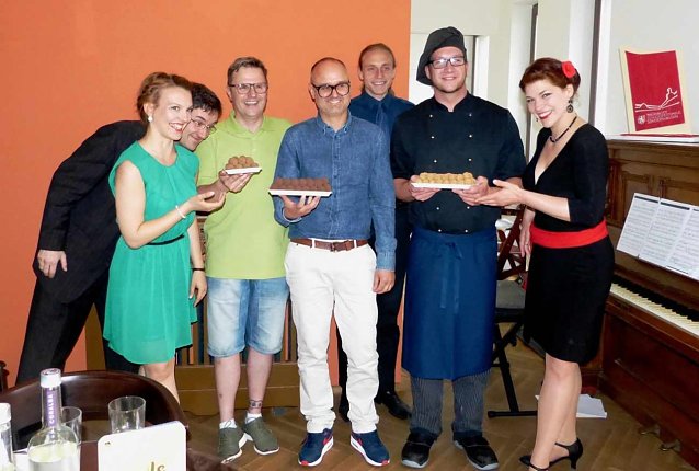 Bild: Spanische Rhythmen und Schokolade
