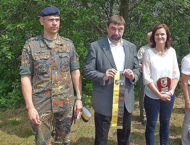 Bild: Appell mit Kanonenweihe