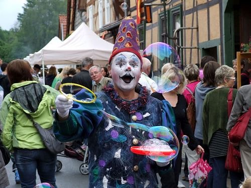 Bild: Der 25. Kunstmarkt lockt...