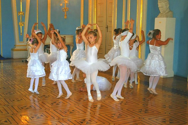 Bild: 20 Jahre Tanzstudio Radeva