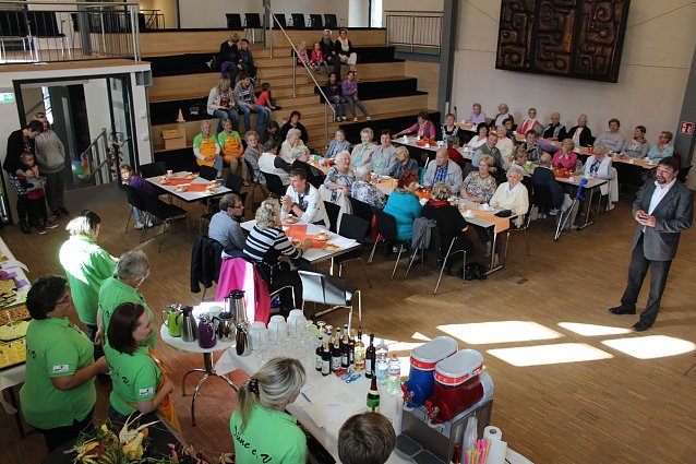 Bild: Stimmung beim Treff der Generationen