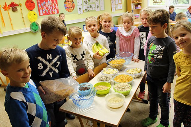 Bild: Projekttag an der Grundschule zum gesunden Fr&uuml;hst&uuml;ck