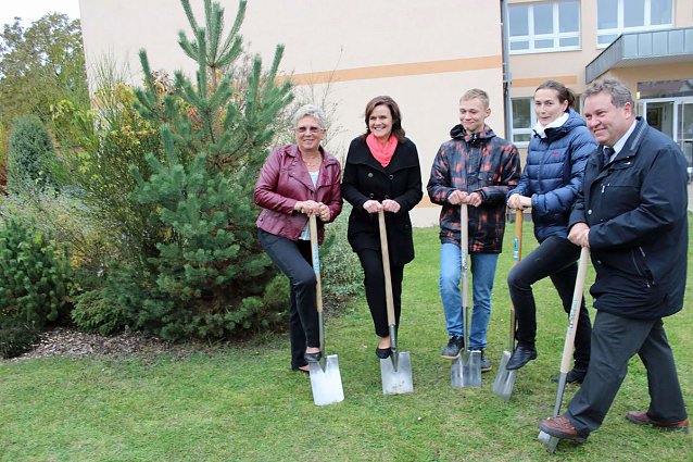 Bild: Spatenstich in Ebeleben vollzogen