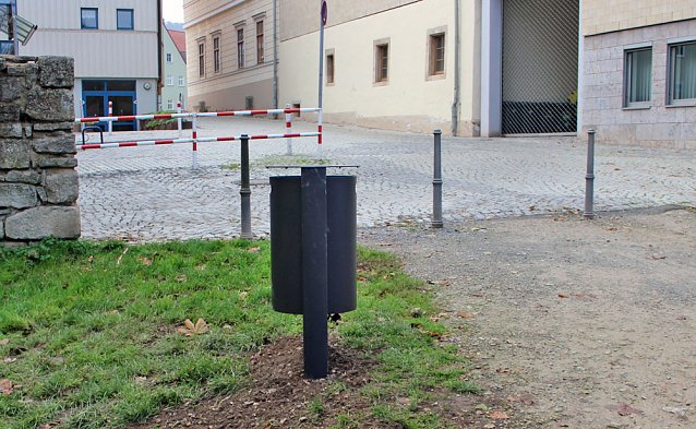 Bild: M&uuml;lleimer im Schlosspark Sondershausen aufgestellt