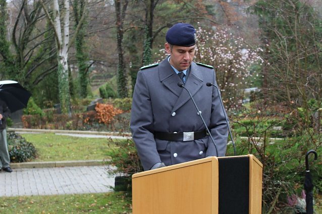 Bild: Der Opfer von Krieg, Gewalt und Terror gedacht