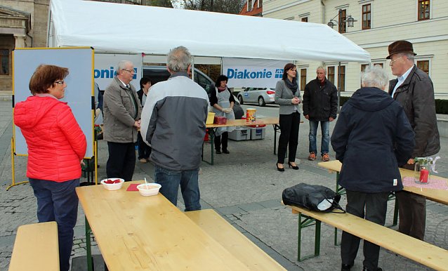 Bild: Schweigeminute um 12:00 Uhr