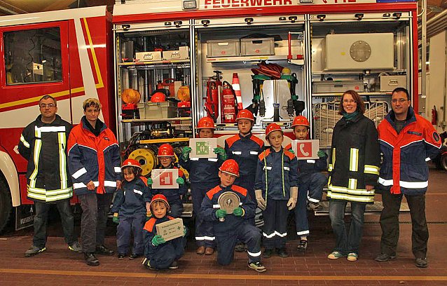Bild: Leistungsabzeichen der Th&uuml;ringer Jugendfeuerwehr abgelegt