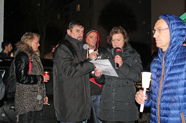 Bild: Demonstration und Gegendemonstration (2)