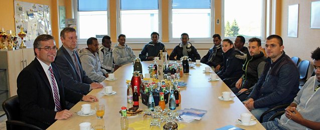 Bild: Brot und Lohn ist die beste Integration