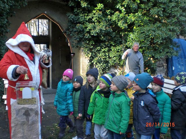 Bild: Weihnachtsbaum am Schiefen geschm&uuml;ckt