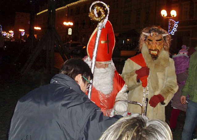Bild: Nikolaus und Brauchtum bei unseren Nachbarn