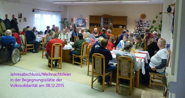 Bild: Jahresabschluss unter dem Weihnachtsbaum