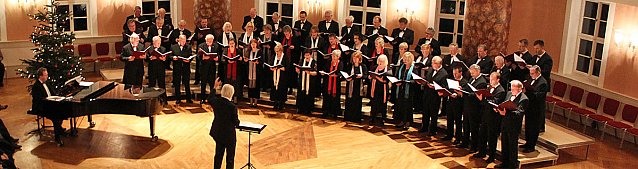 Bild: Stimmgewaltiges Weihnachtskonzert im Achteckhaus
