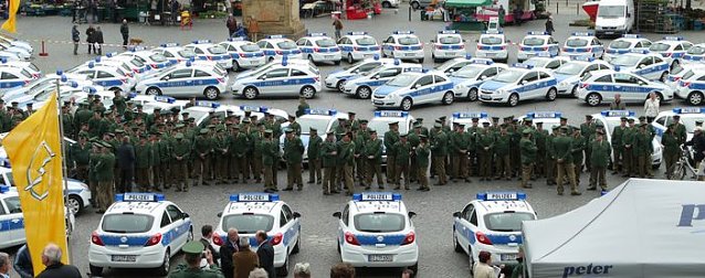Bild: 161 Opel Corsa &uuml;bergeben