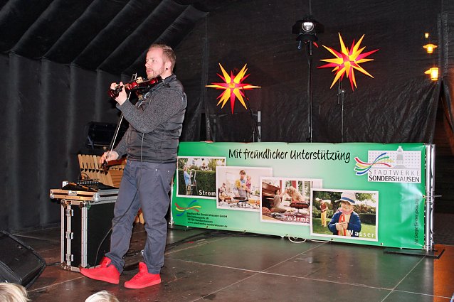 Bild: Gut besuchter Weihnachtsmarkt