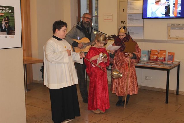 Bild: Sternsinger am Sonntag