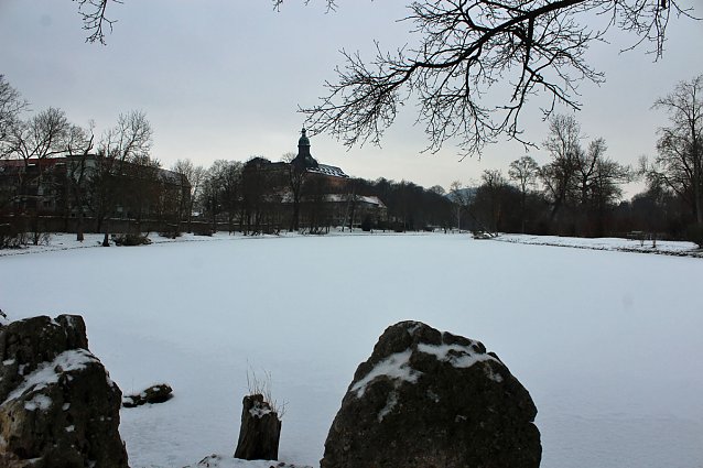 Bild: Gef&auml;hrlicher Leichtsinn auf Parkteich