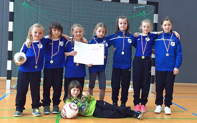 Bild: Greu&szlig;ens F-Juniorinnen auf Platz 4