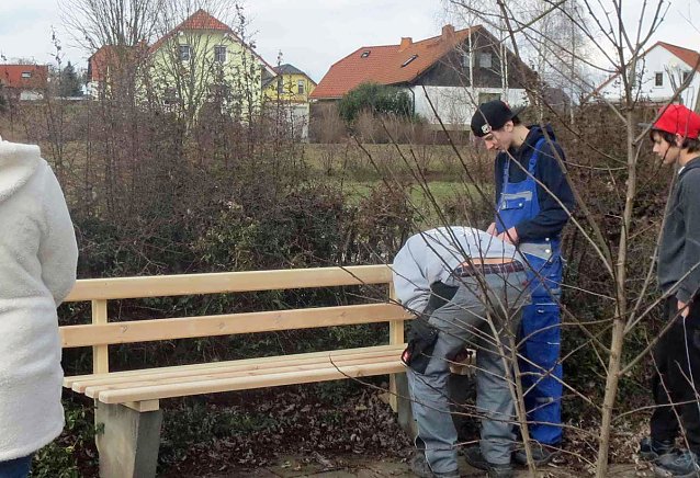 Bild: Neue B&auml;nke f&uuml;r kleine Pausen in Artern