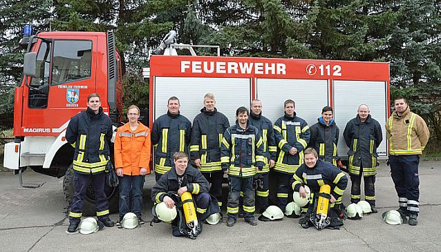 Bild: Atemschutzger&auml;tetr&auml;ger Lehrgang 2016 in der Feuerwehr Greu&szlig;en
