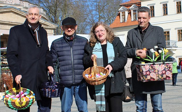 Bild: Parteiengr&uuml;&szlig;e zu Ostern