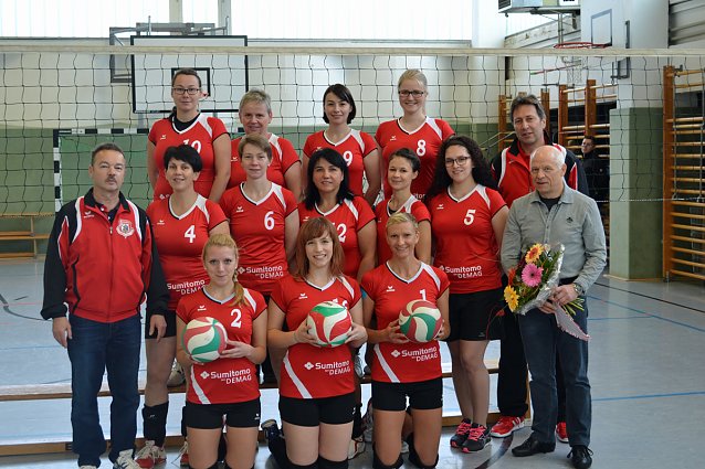 Bild: Saisonabschluss f&uuml;r Volleyballerinnen vom SV Rot Wei&szlig; Wiehe