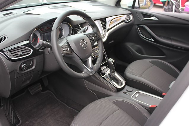 Bild: Premiere: Opel Astra Sports Tourer in Sondershausen