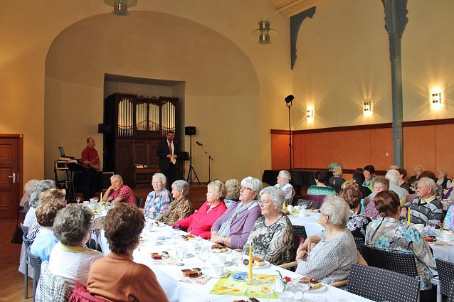 Bild: Fr&uuml;hlingsfest der Senioren