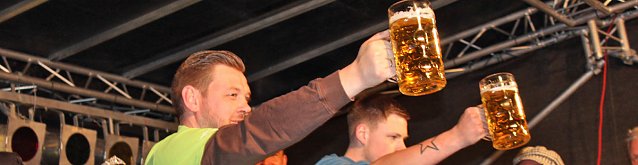 Bild: Maibaumk&ouml;nig im Stechen ermittelt