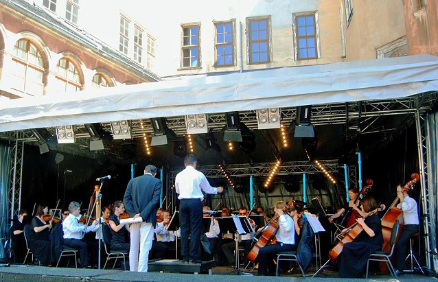 Bild: Residenzfest mit dem Loh-Orchester