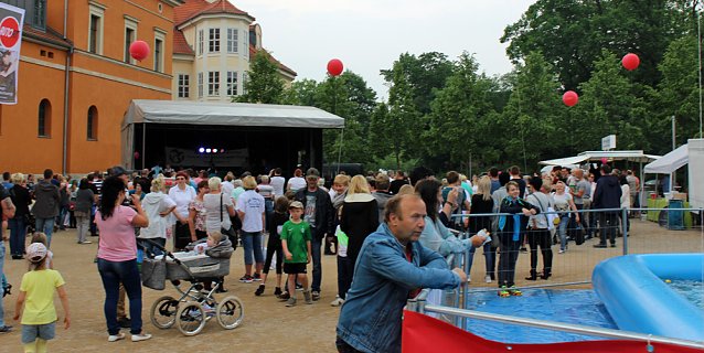 Bild: Auflauf zum Abschluss Residenzfest