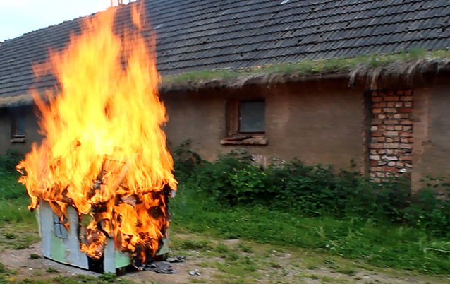Bild: Hausbrand - Beifall geklatscht