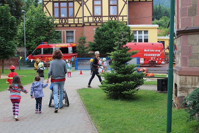 Bild: Mit der Feuerwehr zum Jubil&auml;um