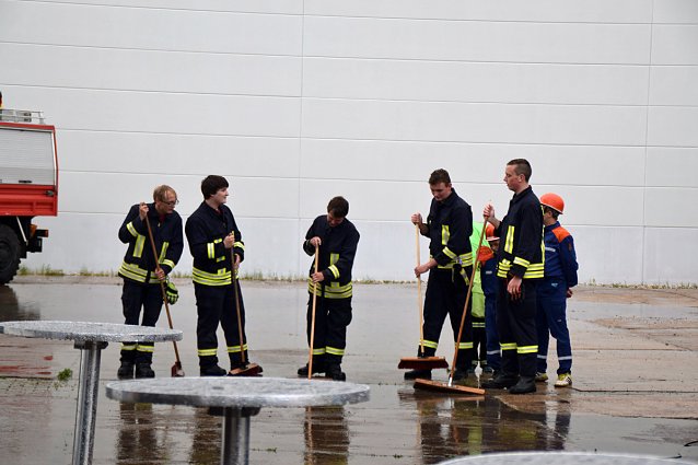 Bild: Unwettereinsatz auf Feuerwehrfest in Bebra