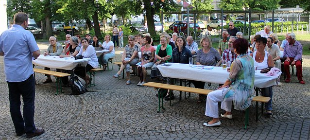Bild: Farbenfrohes Sommerfest der VHS