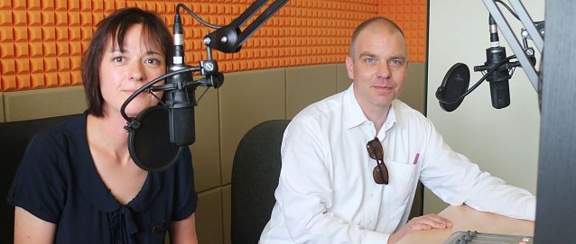 Bild: Bei Radio Enno bekam man heute Besuch aus der Erfurter Staatskanzlei - Enno-Leiterin Sandra Witzel mit Staatssekret&auml;r Malte Kr&uuml;ckels