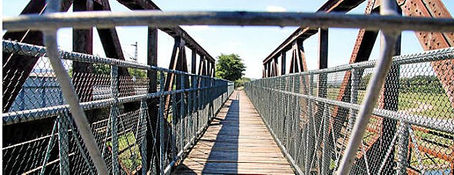 Bild: Reparatur der Radlerbr&uuml;cke nach Ritteburg