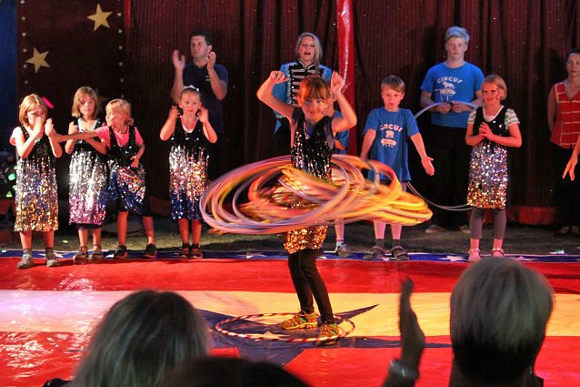 Bild: Zirkus auf dem Strau&szlig;berg