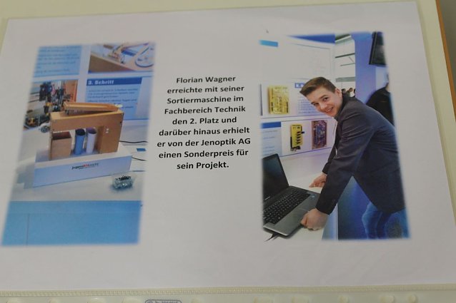 Bild: Was f&uuml;r ein Andrang beim Schulfest!
