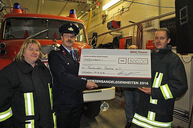 Bild: Spende f&uuml;r die Jugendfeuerwehr Berka