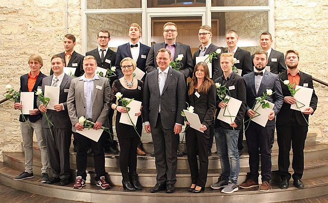 Bild: WAGO-Stiftung w&uuml;rdigt hervorragende Pr&uuml;fungsergebnisse