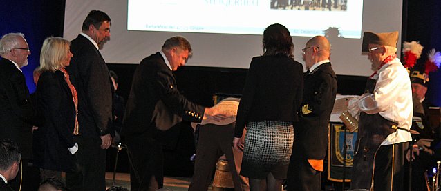 Bild: Ministerpr&auml;sident bekam Schl&auml;ge
