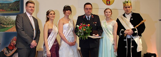 Bild: Bad Frankenhausen ehrt seine Feuerwehrleute