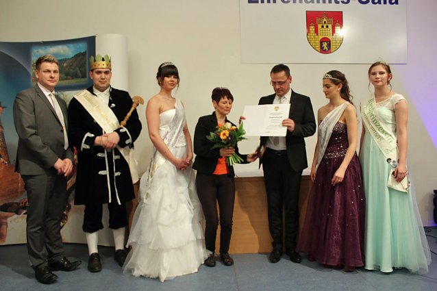 Bild: Stehende Ovation bei der Ehrenamtsgala